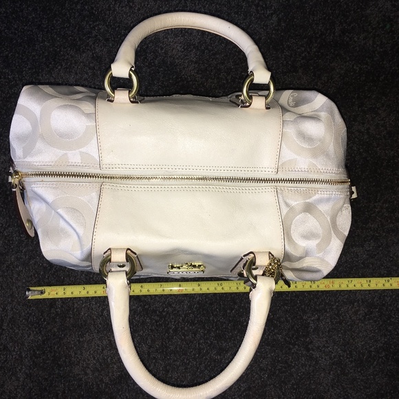 Coach Signature Collection - Picture 5 of 12